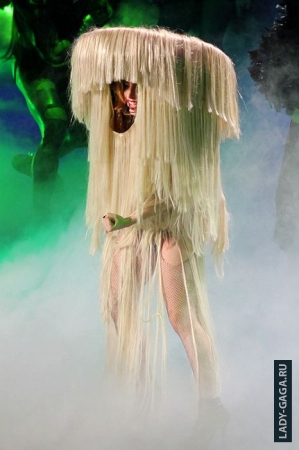 Эпатажные наряды Lady Gaga