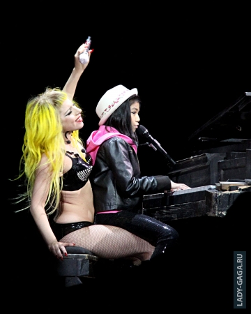 Lady Gaga  10       