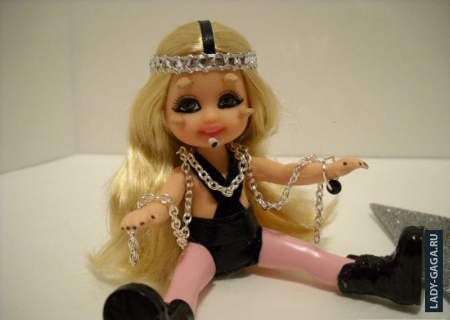 Маленькая куколка Lady Gaga в стиле "Born This Way"