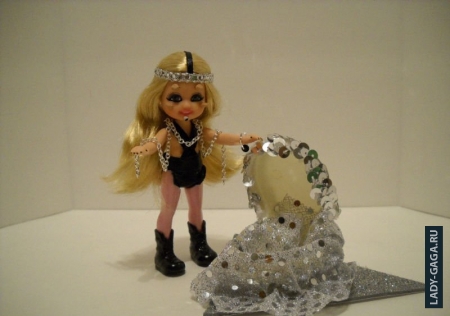 Маленькая куколка Lady Gaga в стиле "Born This Way"