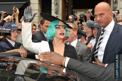  Lady Gaga   "Le Journal "  