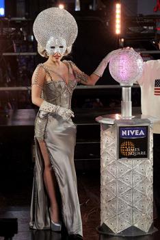 Lady Gaga  2012    450 