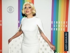 Леди Гага сделала короткую стрижку в стиле 20-х